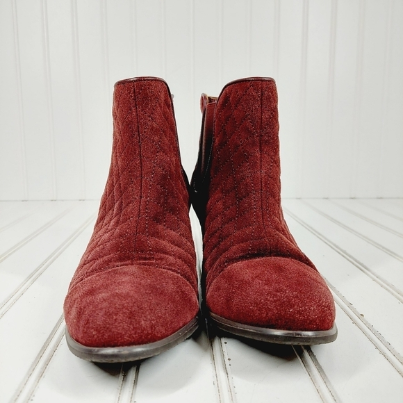 Ciao Bella Red Burgundy Suede Quilted Block Heel Elastic Gore Ankle Boots A995 - Picture 3 of 12